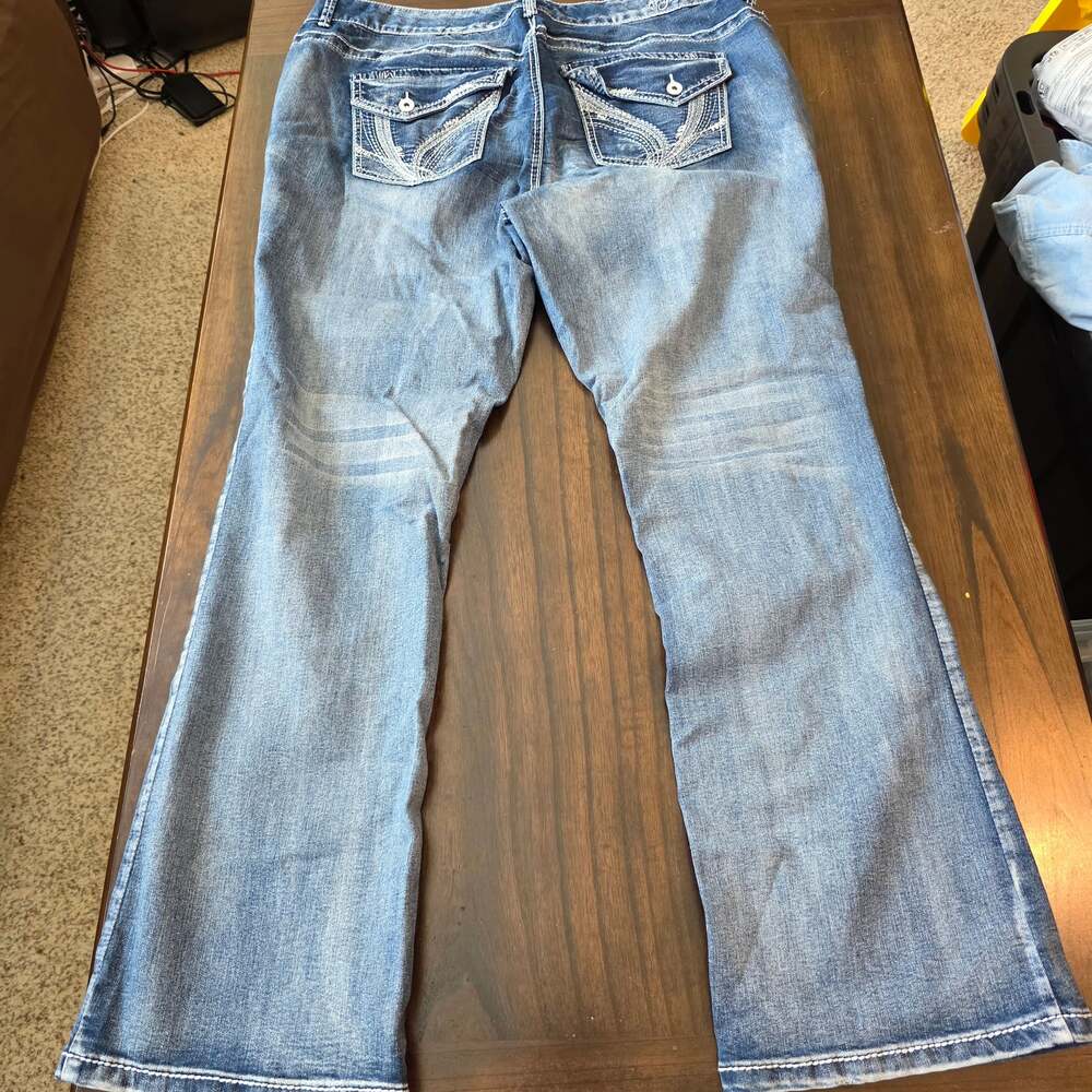 Ariya Jeans Women's Blue Denim Embroidered Flap Pocket Bootcut Jeans Size 20
